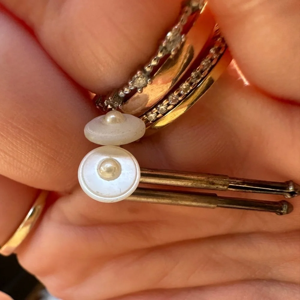 Elegant silver and pearl men’s cuff links